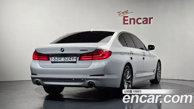 BMW 5 Series 2018 — Фото 2/20