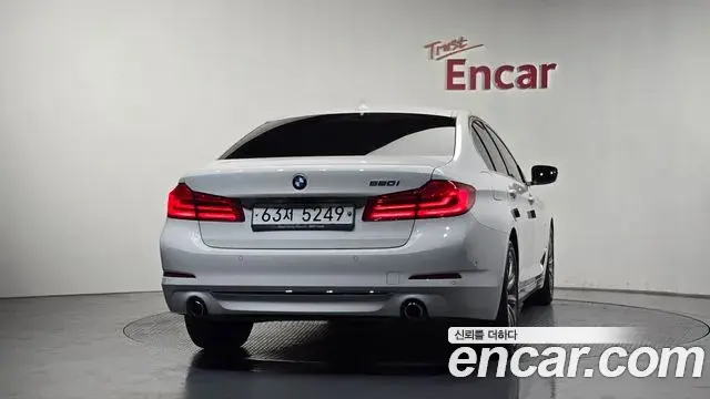 BMW 5 Series 2018 — Фото 4/20
