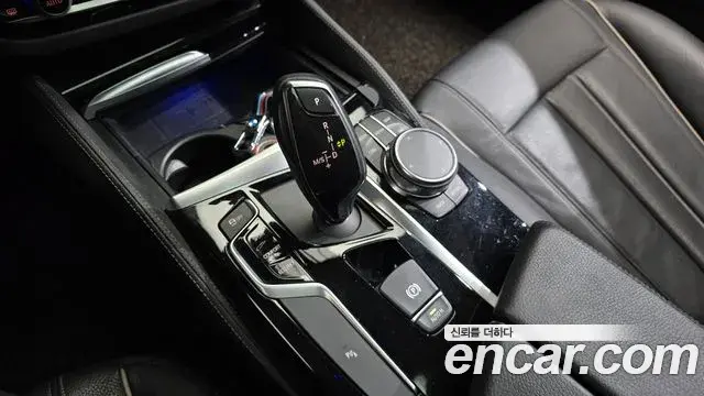 BMW 5 Series 2018 — Фото 9/20