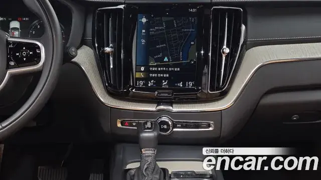 Volvo XC60 2019 — Фото 19/20