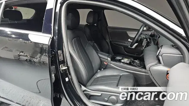 Mercedes-Benz A-Class 2021 — Photo 8/30