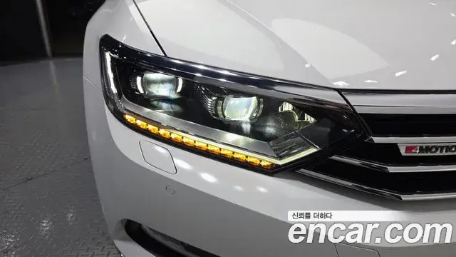 Volkswagen Passat GT 2018 — Photo 32/36