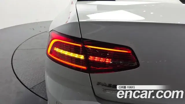 Volkswagen Passat GT 2018 — Photo 31/36