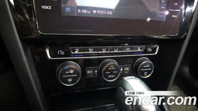 Volkswagen Passat GT 2018 — Photo 27/36