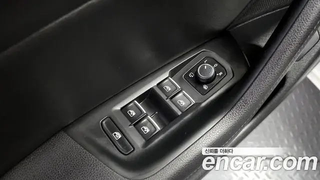 Volkswagen Passat GT 2018 — Photo 12/36