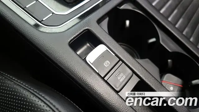 Volkswagen Passat GT 2018 — Photo 28/36