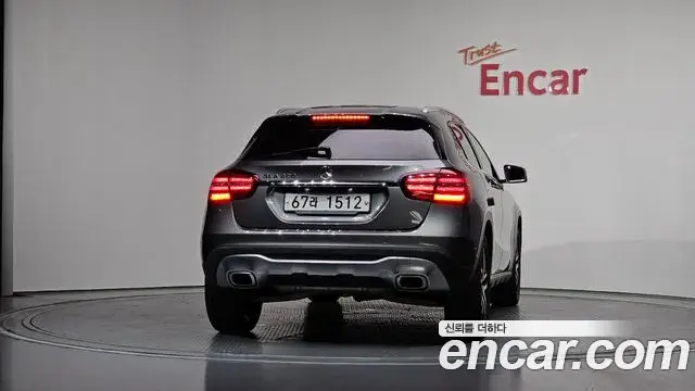 Mercedes-Benz GLA-Class 2018 — Фото 4/20