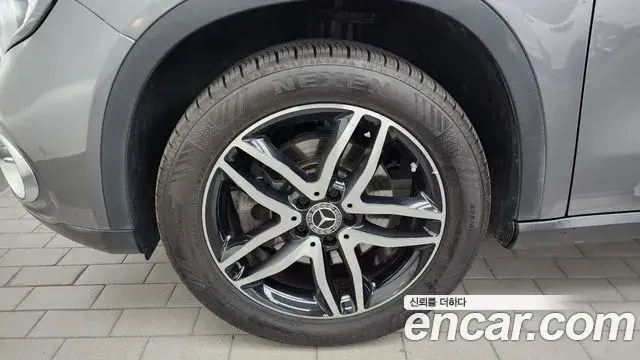 Mercedes-Benz GLA-Class 2018 — Фото 5/20
