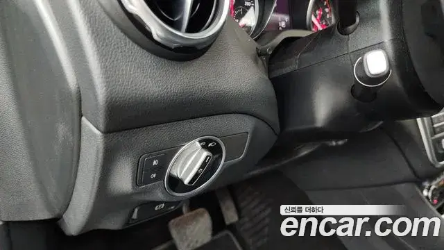 Mercedes-Benz GLA-Class 2018 — Фото 16/20