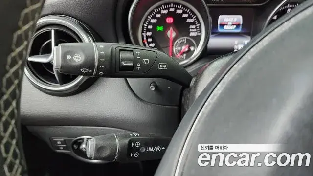 Mercedes-Benz GLA-Class 2018 — ფოტო 6/32