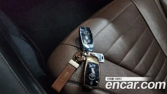 Mercedes-Benz S-Class 2020 — Şəkil 33/36