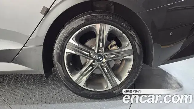 Kia K5 2020 — Photo 9/35