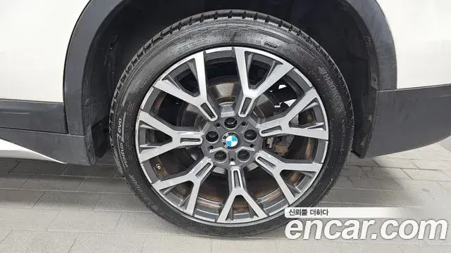 BMW X1 2022 — ფოტო 16/34