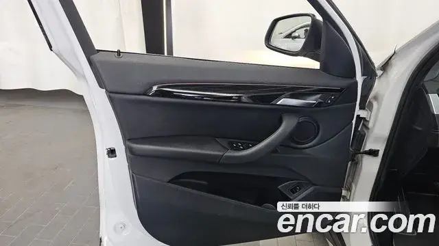 BMW X1 2022 — ფოტო 19/34