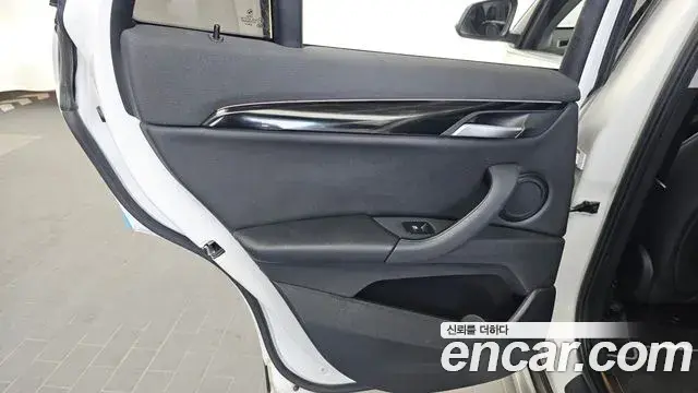 BMW X1 2022 — ფოტო 11/34