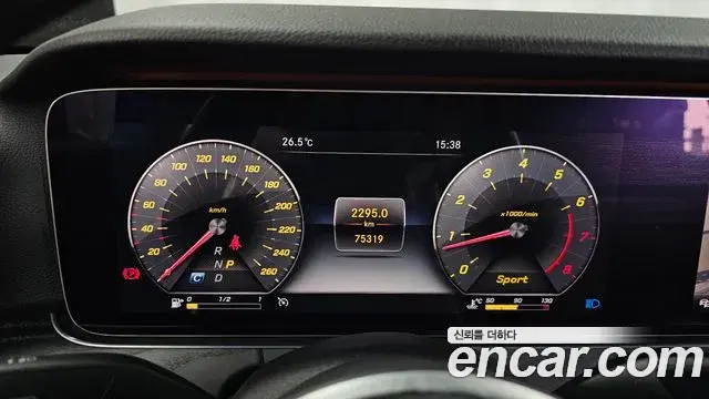 Mercedes-Benz E-Class 2018 — ფოტო 8/20