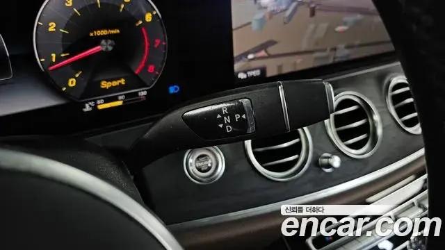 Mercedes-Benz E-Class 2018 — ფოტო 20/20