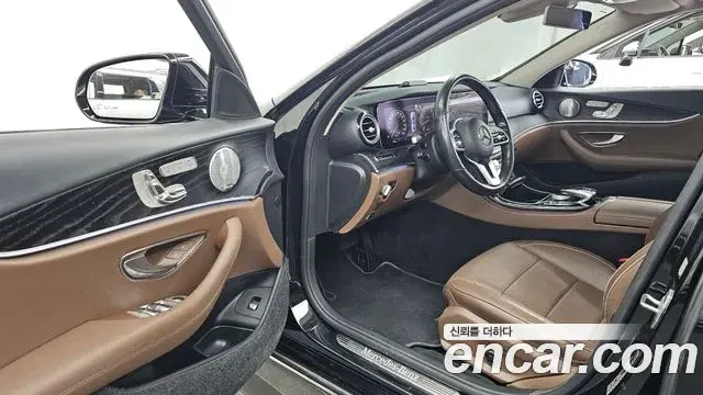 Mercedes-Benz E-Class 2018 — ფოტო 10/20