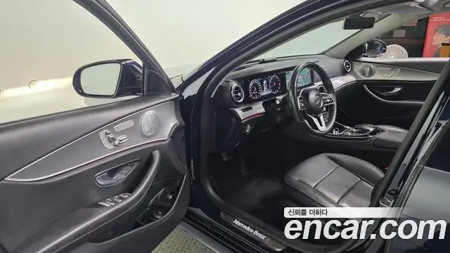 Mercedes-Benz E-Class 2019 — Фото 10/20