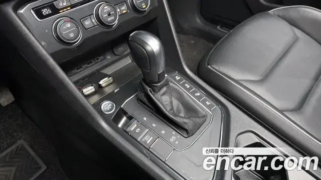 Volkswagen Tiguan 2019 — Photo 16/20