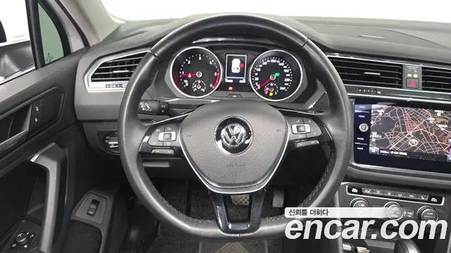 Volkswagen Tiguan 2019 — Photo 19/20