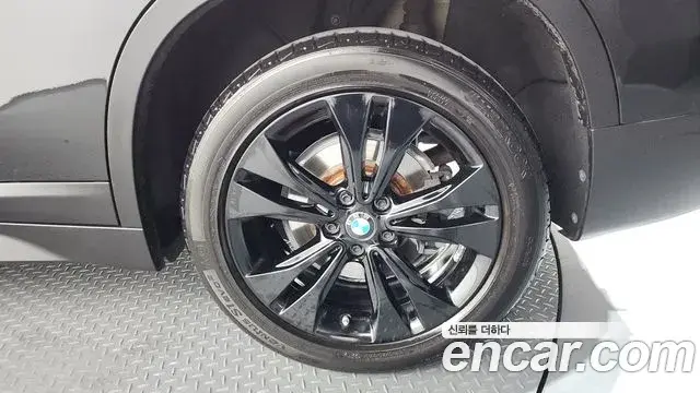 BMW X1 2019 — Photo 32/35
