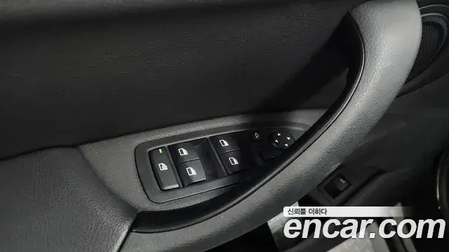 BMW X1 2019 — Photo 10/35