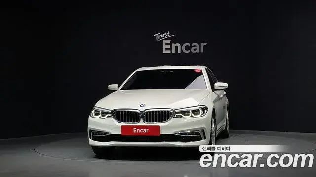 BMW 5 Series 2020 — Şəkil 13/32