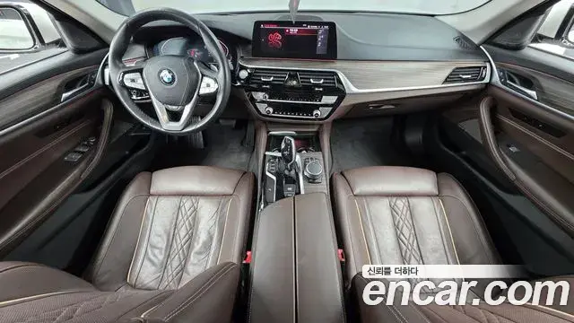 BMW 5 Series 2020 — Şəkil 11/32