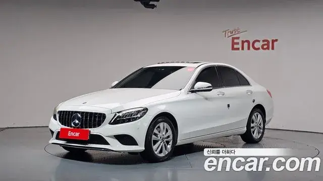 Mercedes-Benz C-Class 2019 — Photo 5/32