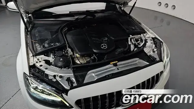 Mercedes-Benz C-Class 2019 — Photo 16/32