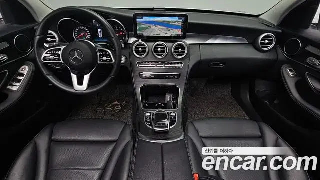 Mercedes-Benz C-Class 2019 — Photo 26/32