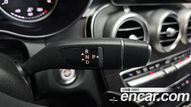 Mercedes-Benz C-Class 2019 — Photo 31/32
