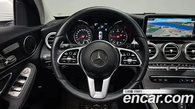 Mercedes-Benz C-Class 2019 — Photo 27/32