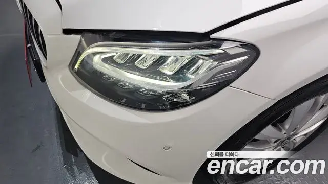 Mercedes-Benz C-Class 2019 — Photo 25/32