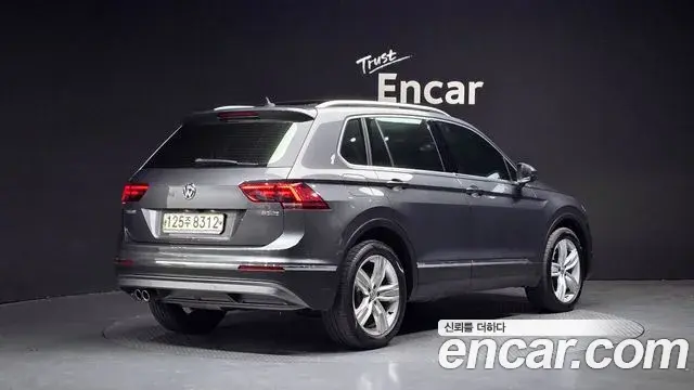 Volkswagen Tiguan 2020 — Фото 2/20