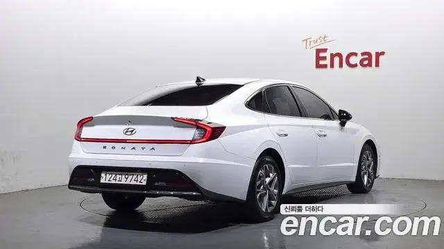Hyundai Sonata 2022 — Фото 2/20