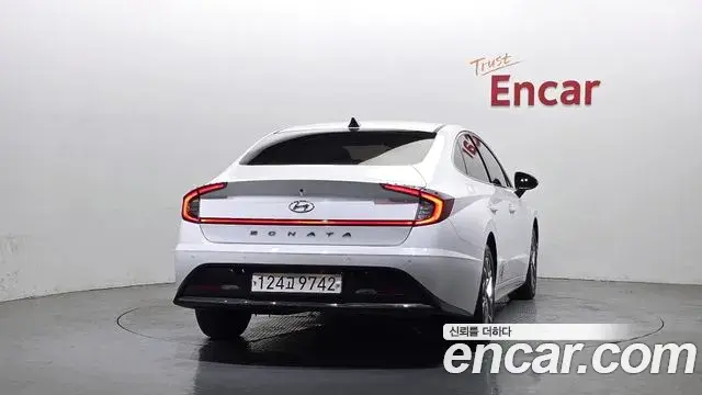 Hyundai Sonata 2022 — Фото 4/20