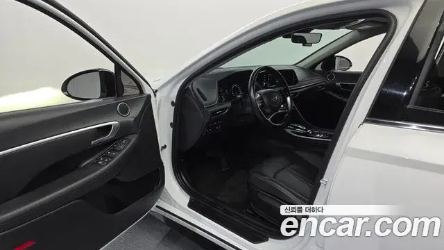 Hyundai Sonata 2022 — Фото 10/20