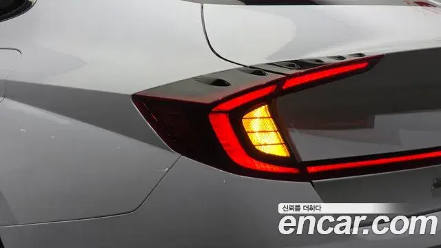 Hyundai Sonata Hybrid 2022 — Şəkil 12/30