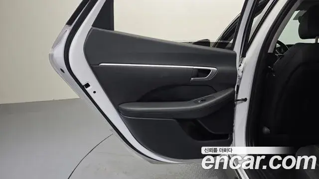 Hyundai Sonata Hybrid 2022 — Şəkil 23/30