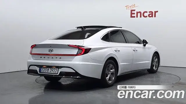 Hyundai Sonata Hybrid 2019 — Photo 16/31