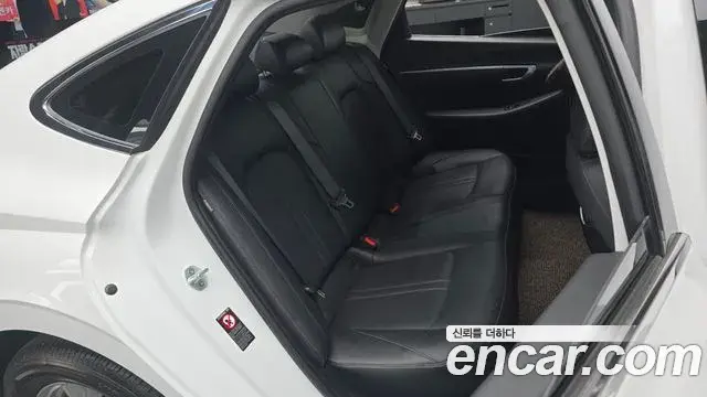 Hyundai Sonata Hybrid 2019 — Photo 22/31