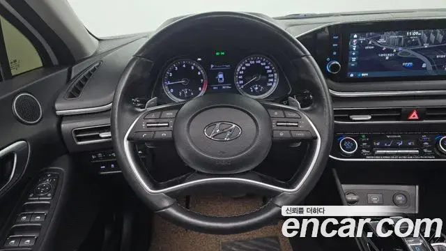 Hyundai Sonata Hybrid 2019 — Photo 21/31