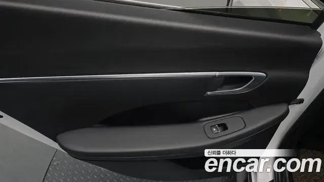 Hyundai Sonata Hybrid 2019 — Photo 13/31
