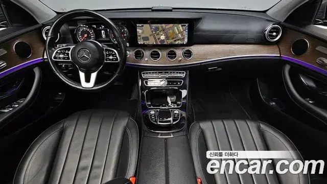Mercedes-Benz E-Class 2019 — Photo 22/34