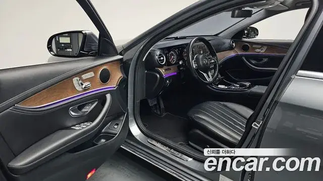 Mercedes-Benz E-Class 2019 — Photo 4/34