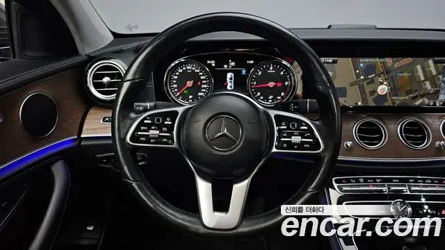 Mercedes-Benz E-Class 2019 — Photo 31/34
