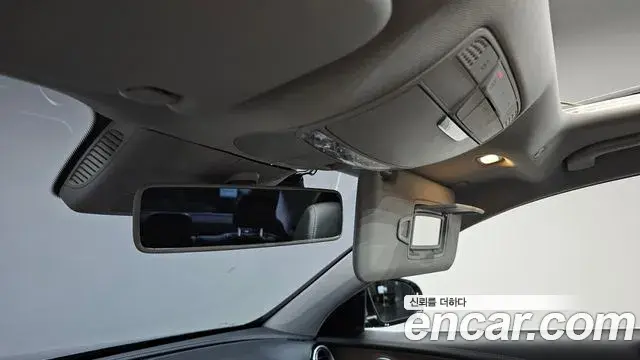Mercedes-Benz E-Class 2019 — Photo 17/34