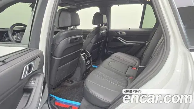 BMW X5 2024 — ფოტო 28/35